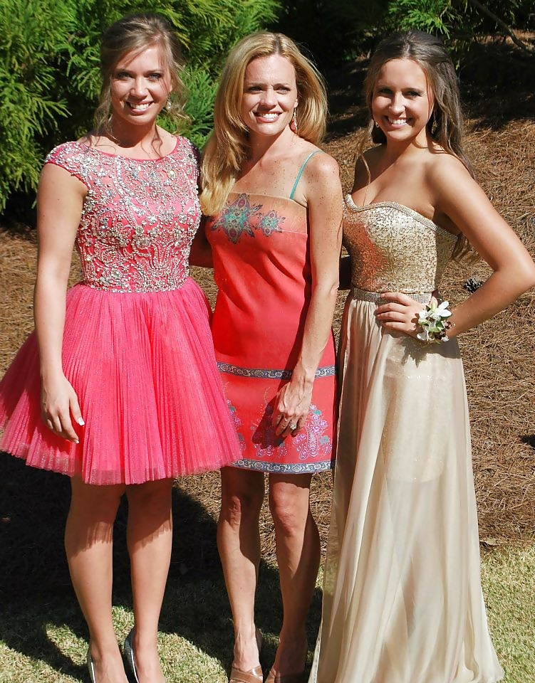 More Than One Sexy Babe 2 pict gal