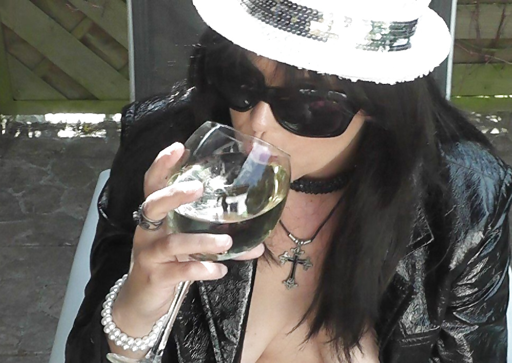 give me some pict gal