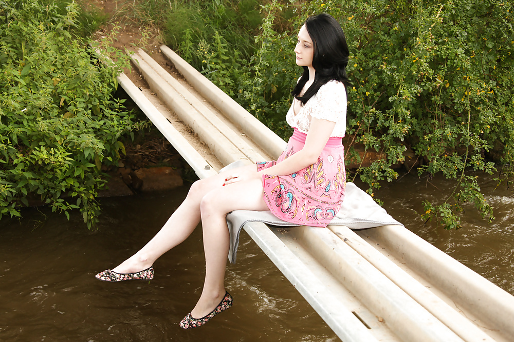 Simone K fucked under a bridge. pict gal