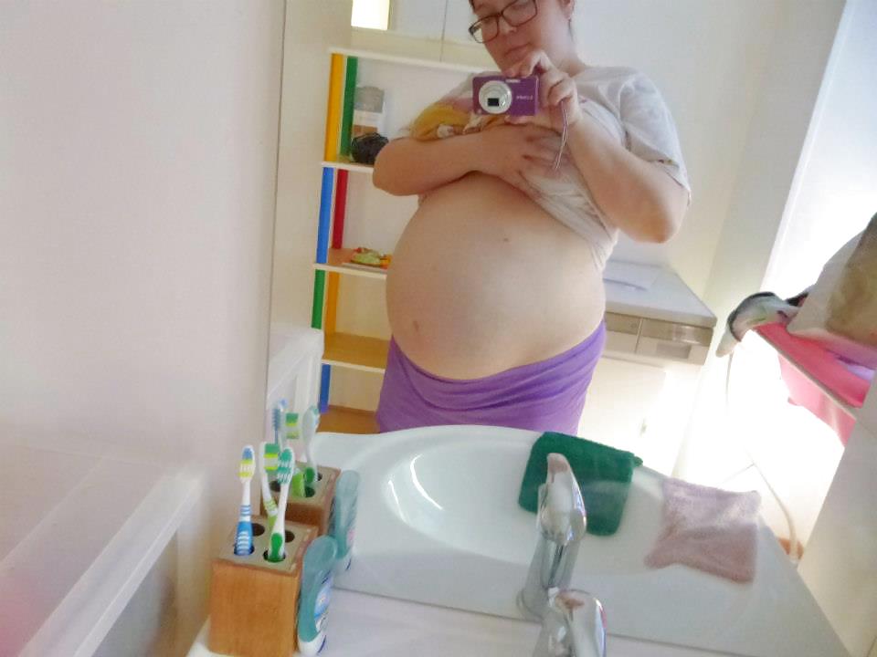 Enceinte - Pregnant pict gal