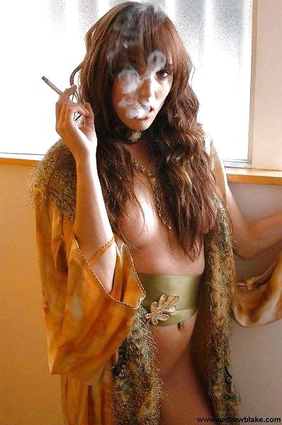 Smoking pict gal