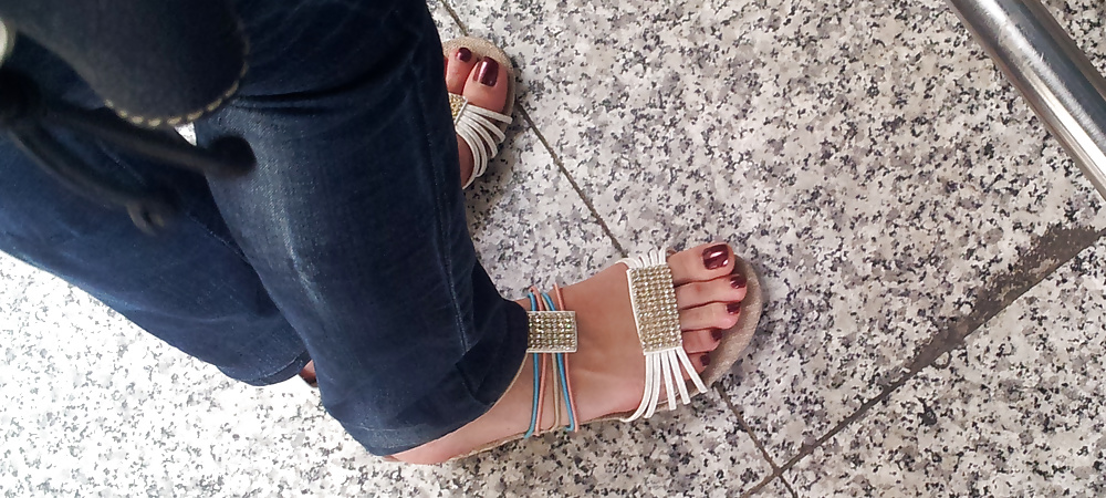 My friend's size 39 feet pict gal