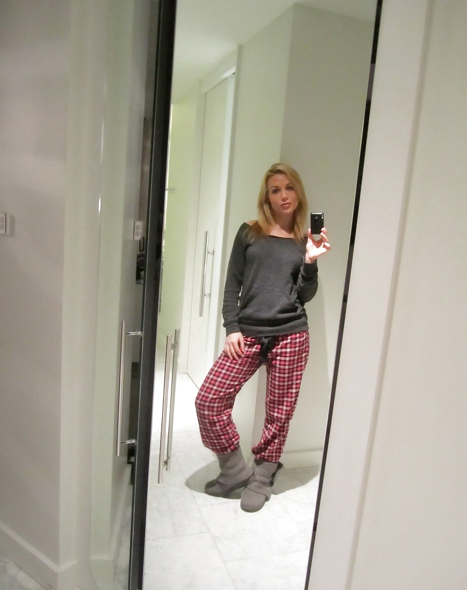 Posh hottie strips pict gal