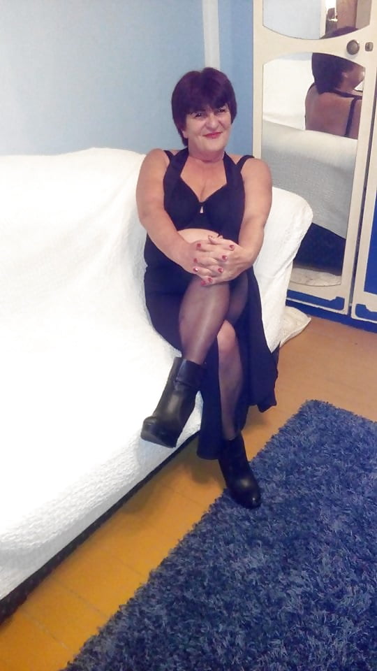 Mrs. J - Mature Peasant Whore pict gal