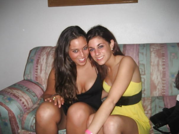 Beautiful, cute and sexy college girls. Very hot! pict gal