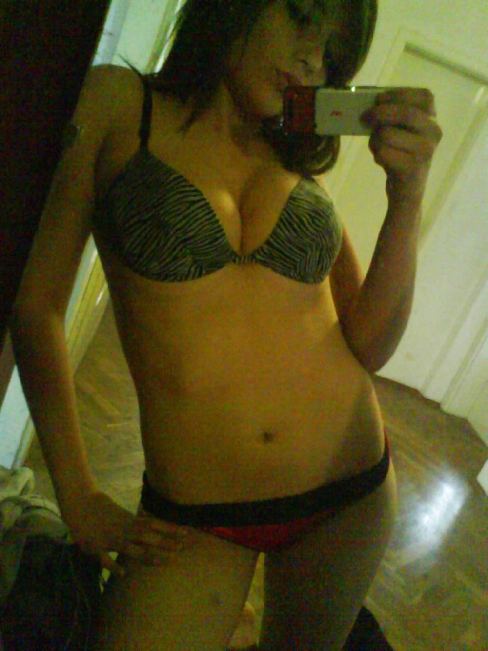 Self Shot 13 pict gal