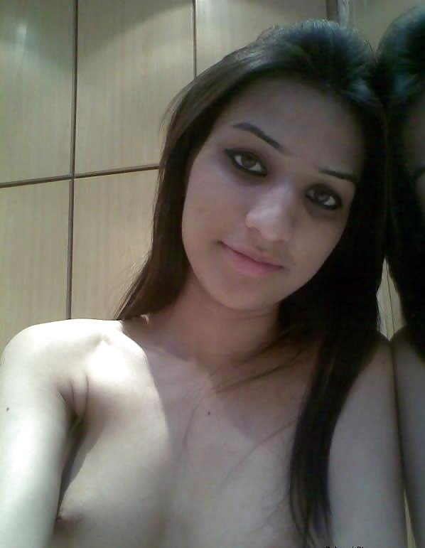 DESI INDIAN PAKI BENGALI SIKH GIRLS IN HOTELS pict gal