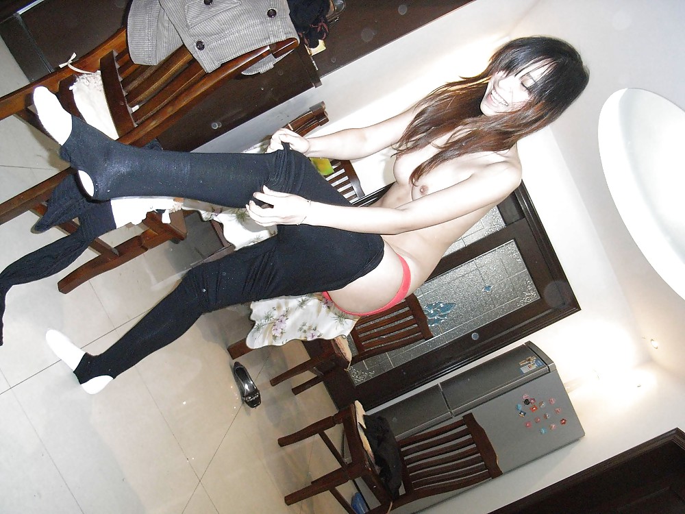 Amateurs Asian Delights 9 - Philippine Girl show her assets pict gal