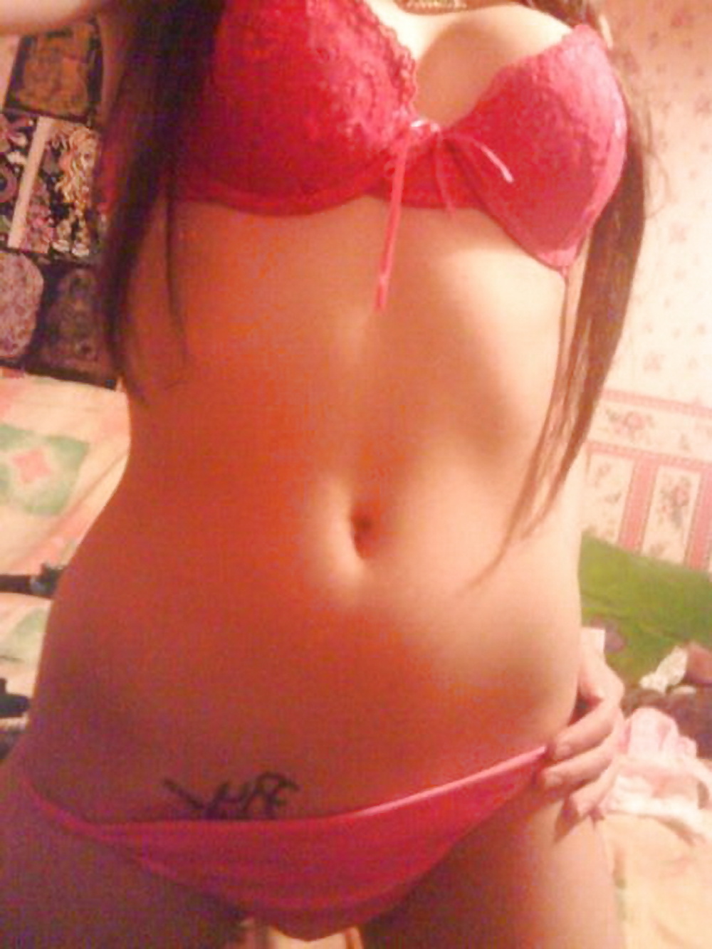 Cute Emo girl from Belgium pict gal