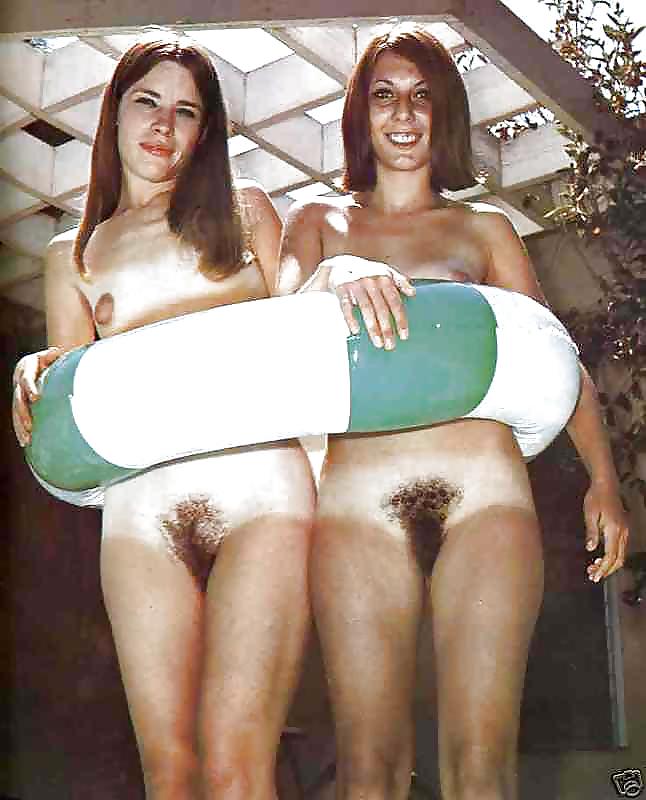 Pairs of Teens outdoors pict gal