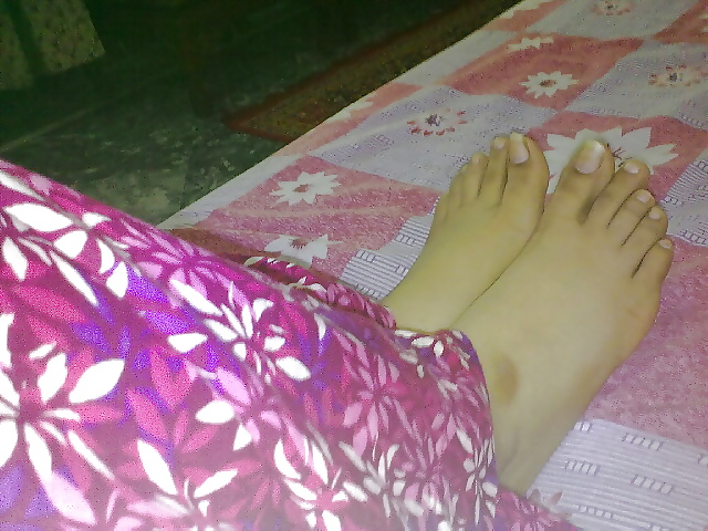 PAKISTANI INDIAN DESI FEET FOOT FETISH pict gal