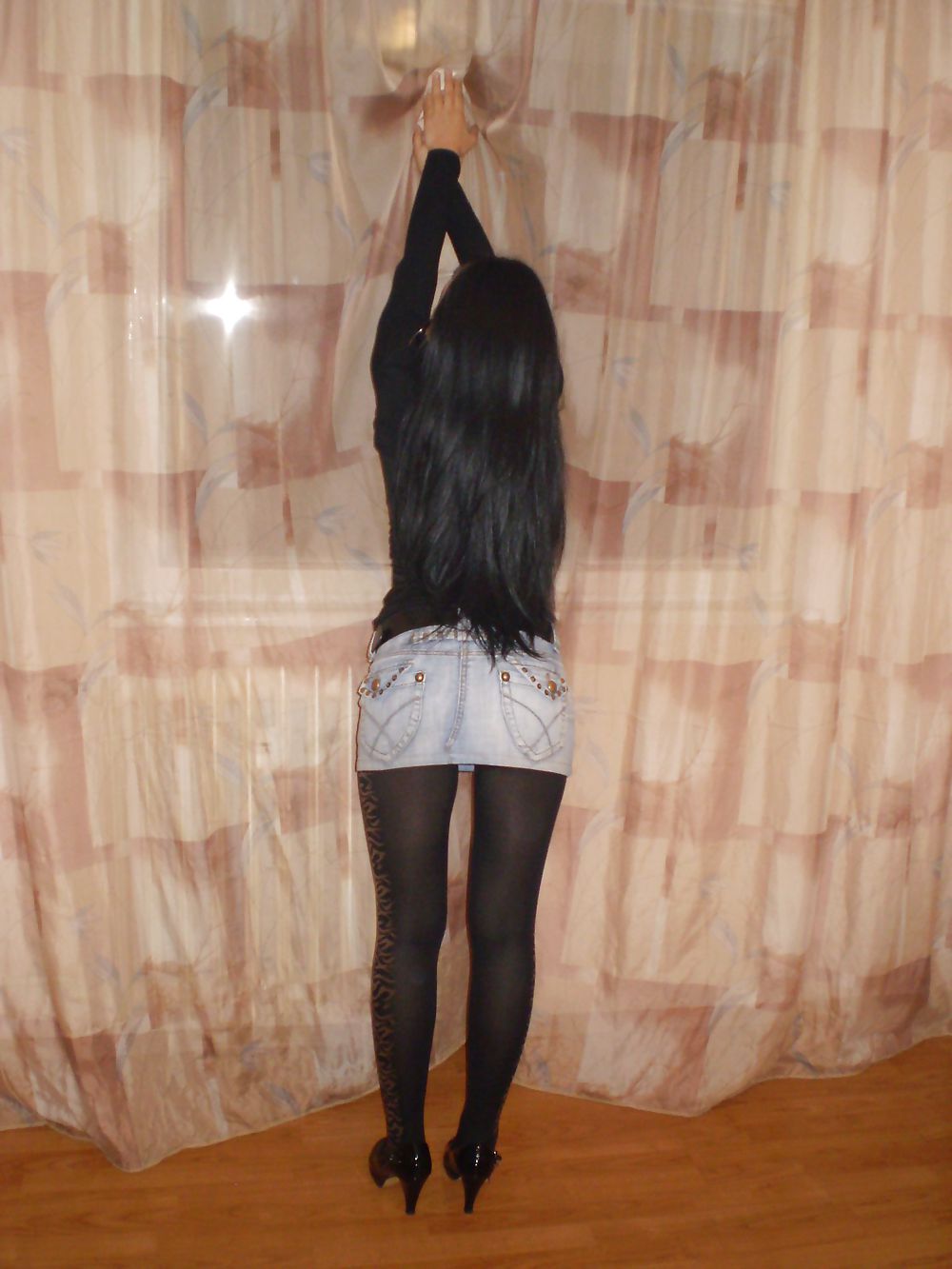 Lara pict gal