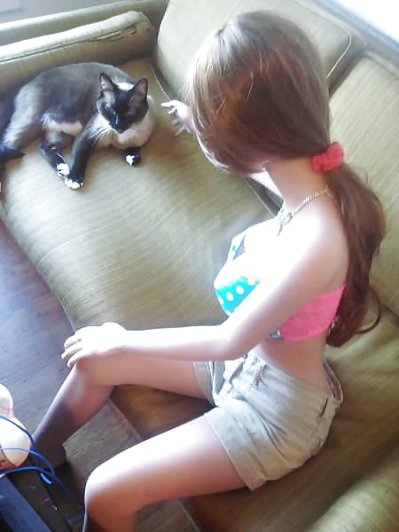 Nina chillin out. pict gal