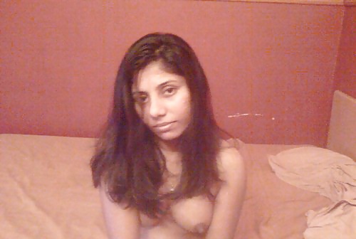 Sri Lankan University babe pict gal