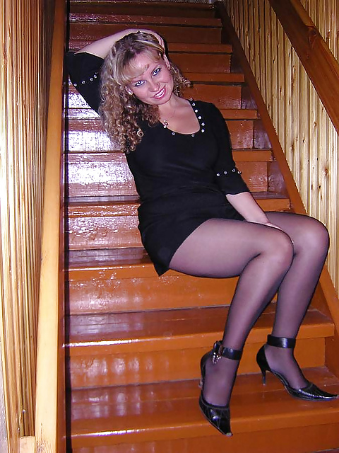 Black Stockings & Pantyhose pict gal