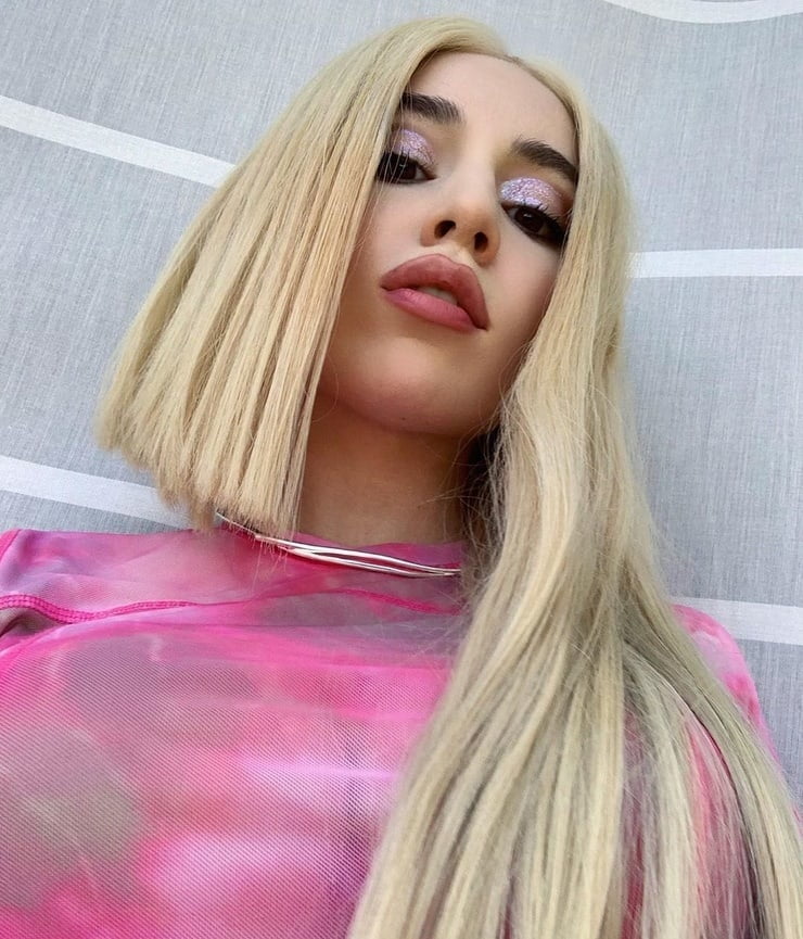 Ava Max Hot As Fuck 31 Pics Xhamster