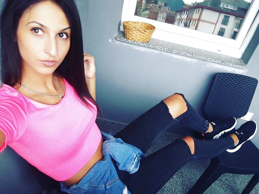 Serbian skinny teen Marina Stevanovic pict gal