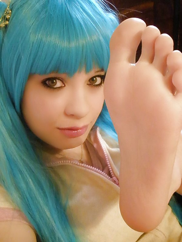 Awesome Amateur Teen Feet Part X pict gal