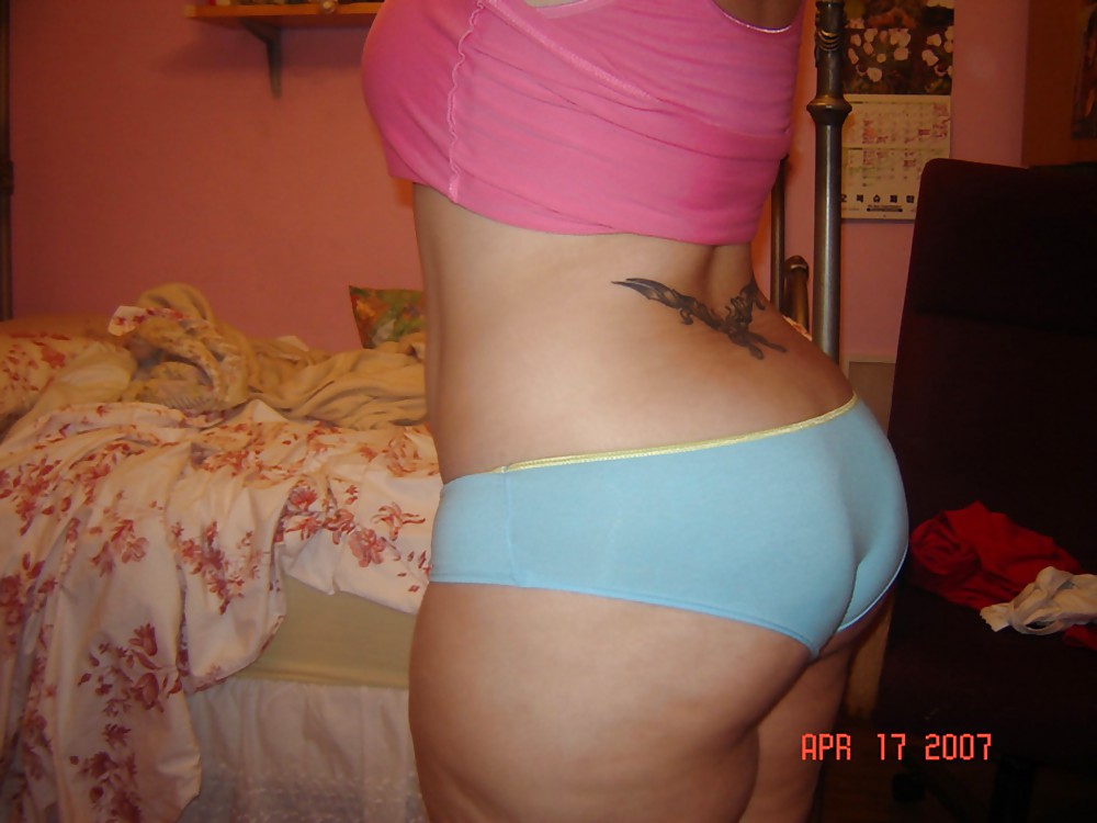 Pretty Amateur Brunette 20 pict gal