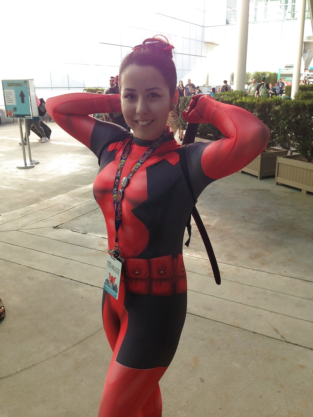 Lady Deadpool Cosplay pict gal
