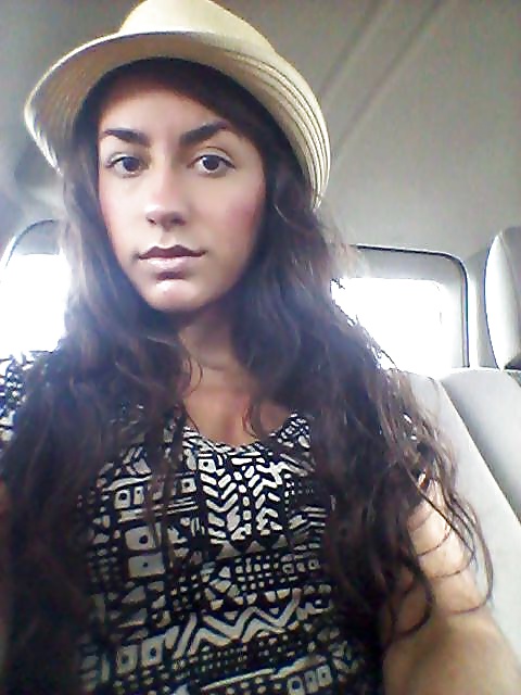 Latina petite Alina Ramirez pict gal