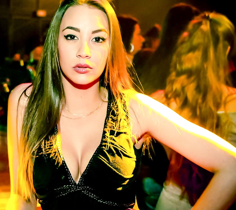 Girls partying in club - Paris #9 pict gal