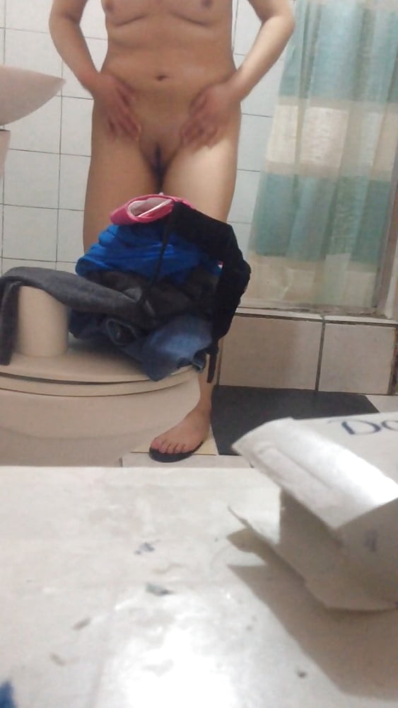 Espiada en el bano spy in bathroom 2 pict gal