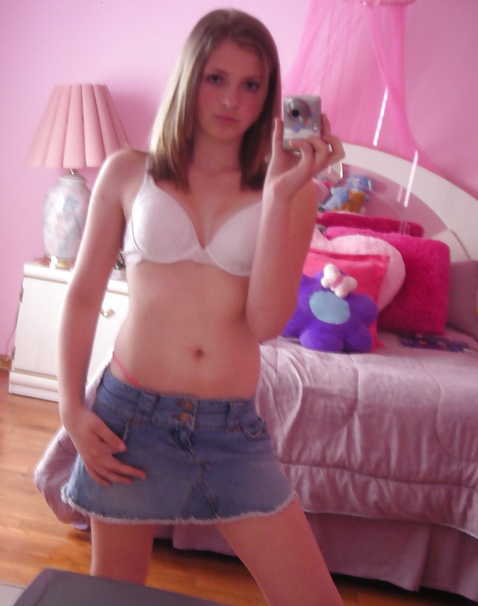 36-Teen nude bra selfshots pict gal
