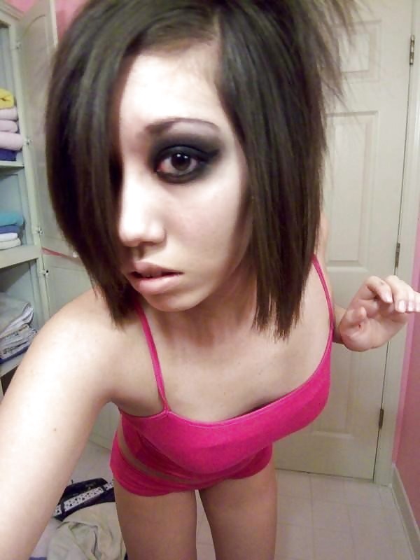 Emo Girls 5 pict gal