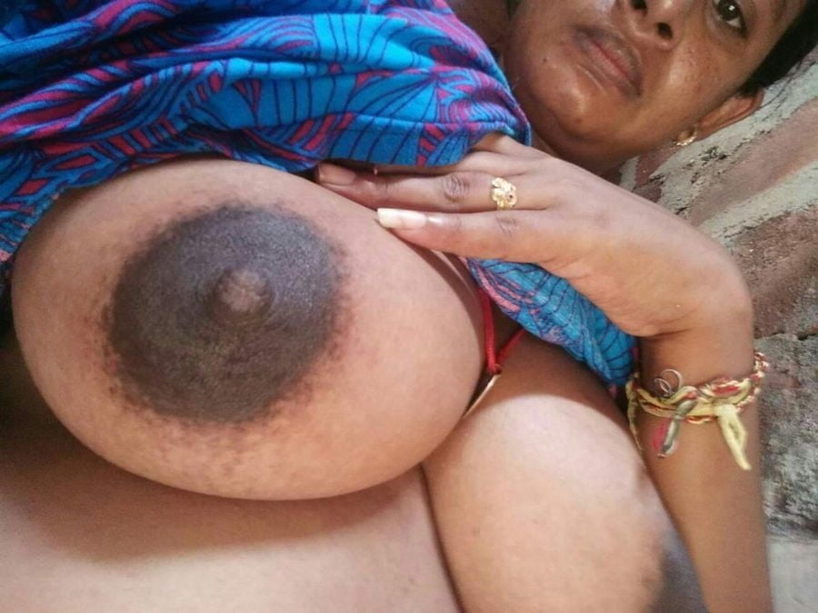 Tamil Big Boobed Horny Aunty Subha Nude Images Leaked photo