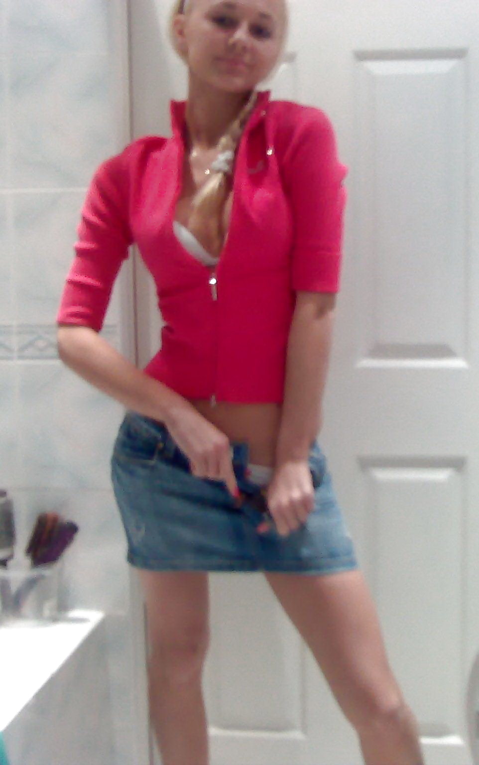 Hot Skinny Blonde Teen pict gal