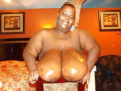 BLACK MACROMASTIA pict gal