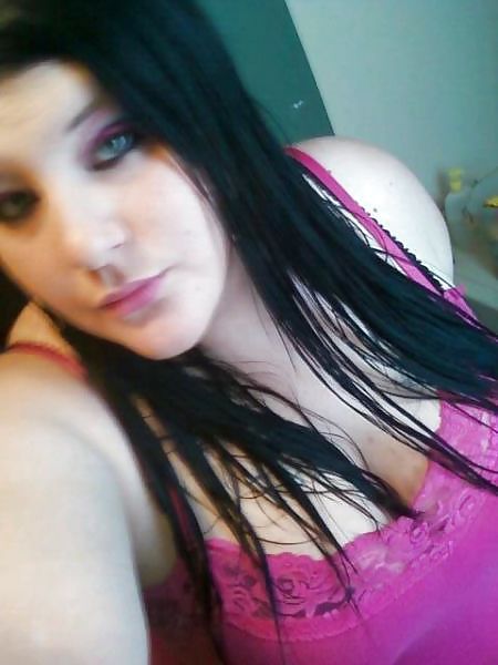 Teen Cleavage - Dressed pict gal