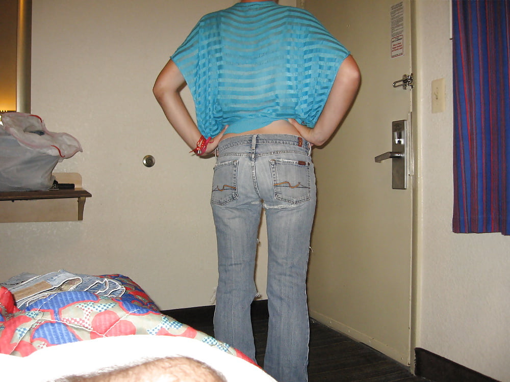 A nice ass in tight jeans pict gal