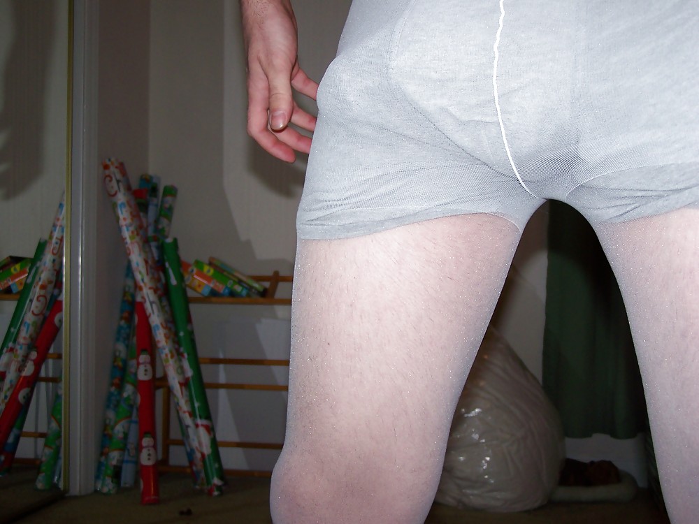 Whats under those pantyhose? pict gal
