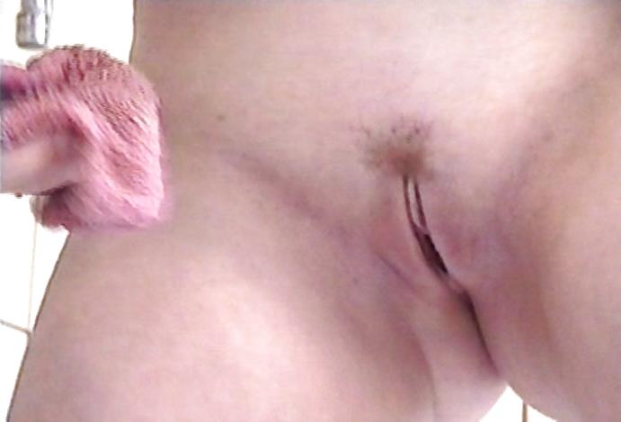 Homemade amateur pics - Showing my lovely sweet pussy... pict gal