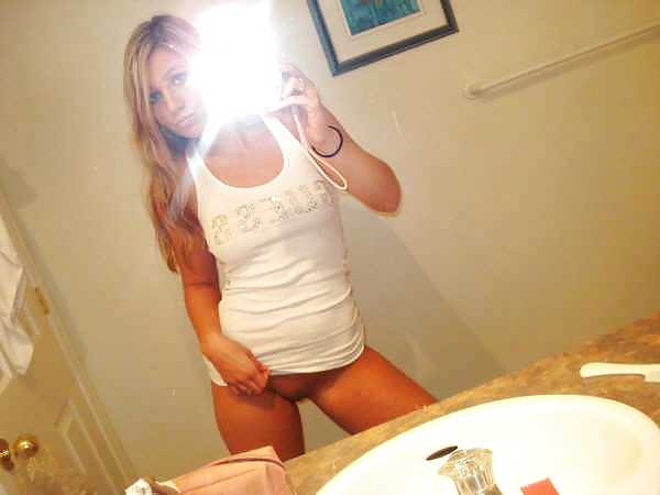 Amateur Selfies 2 pict gal