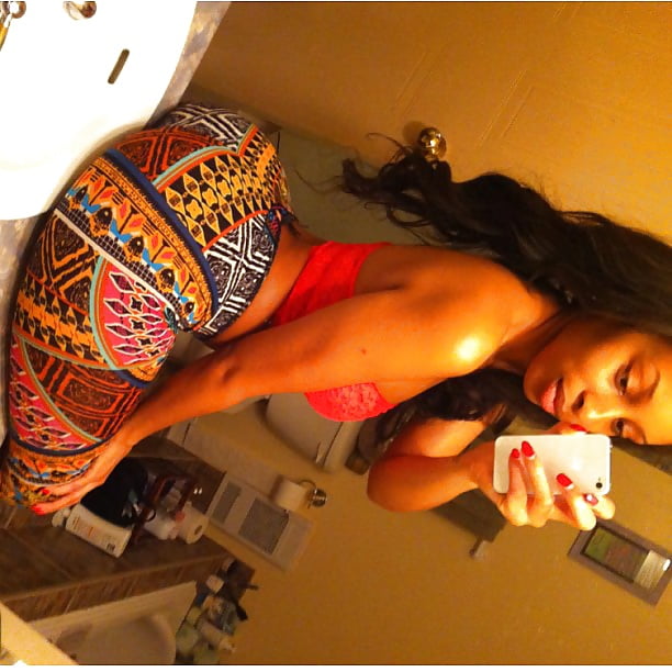 Black Women: Selfies 10 pict gal