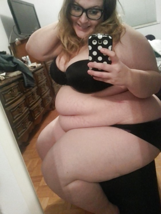 Big Bellies Boobs Asses and Women 1 pict gal