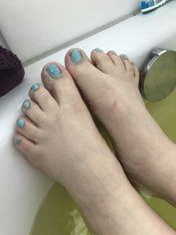 Perfect Feet for my dick - 11 Photos 