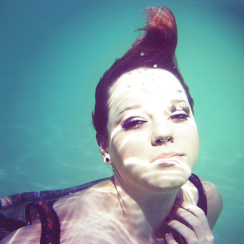 Underwater - Face Underwater2 pict gal