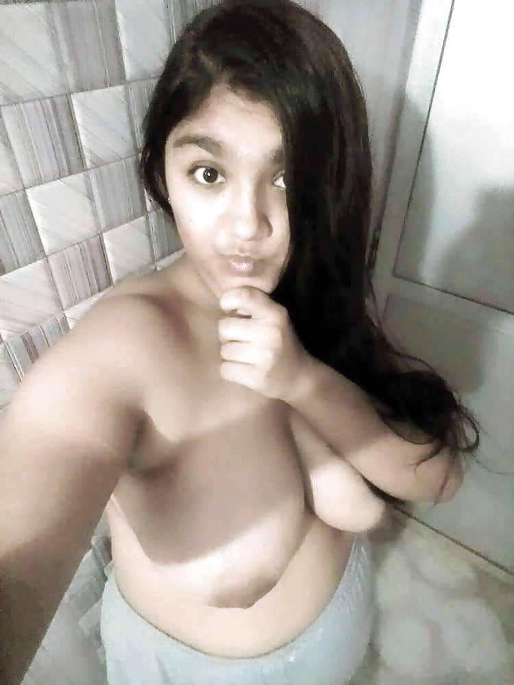 Teen Desi Nude Selfie 22 Pics