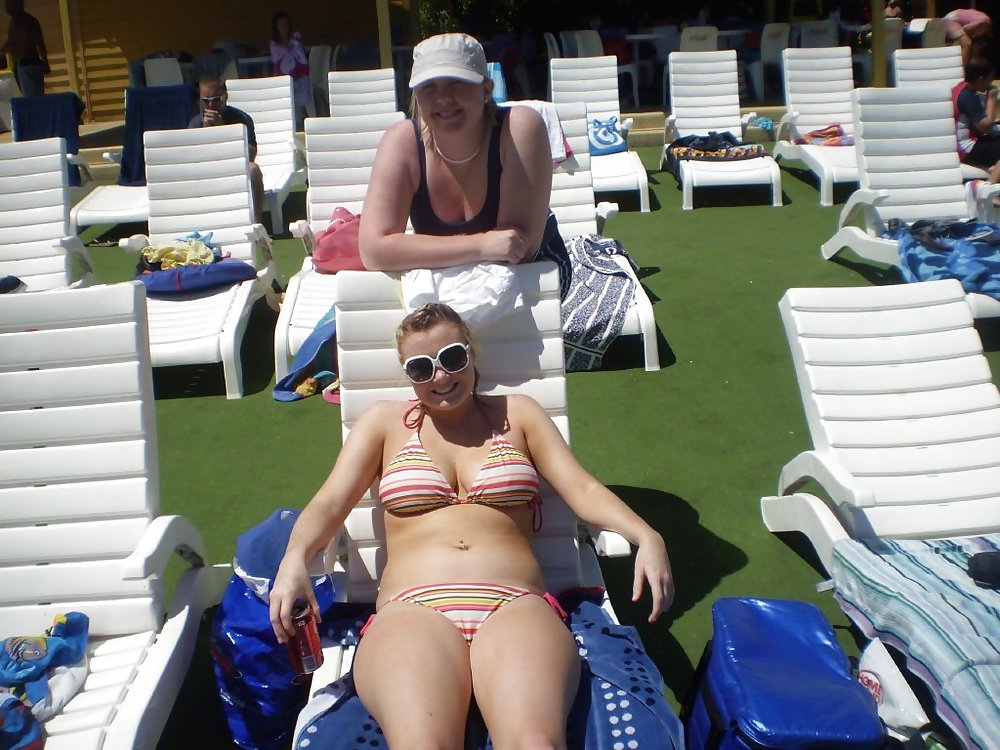 Fun in the sun pict gal