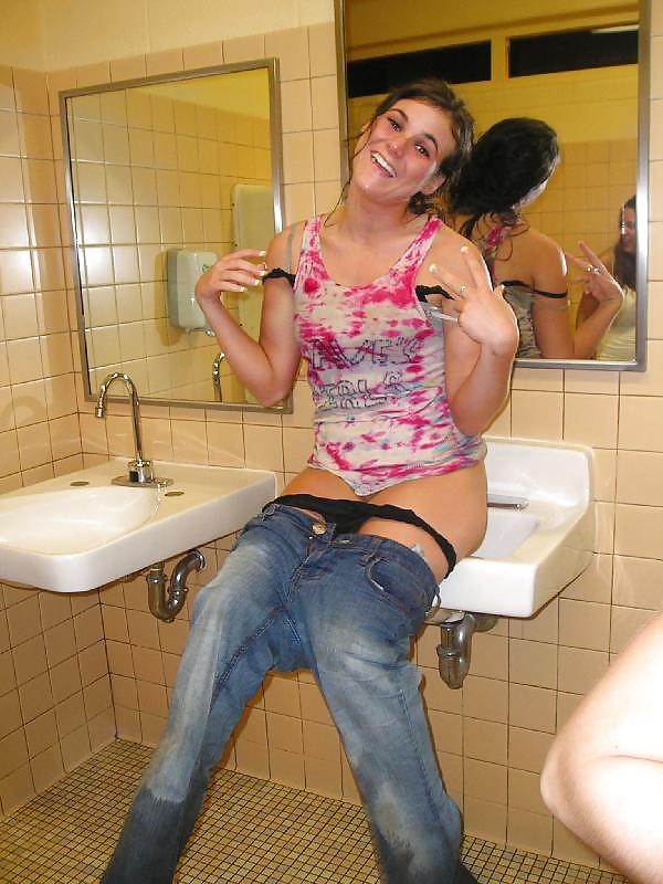 Girls Pee In The Sink 45 Pics X