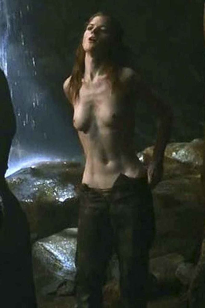 Rose Leslie Nude Pictures.