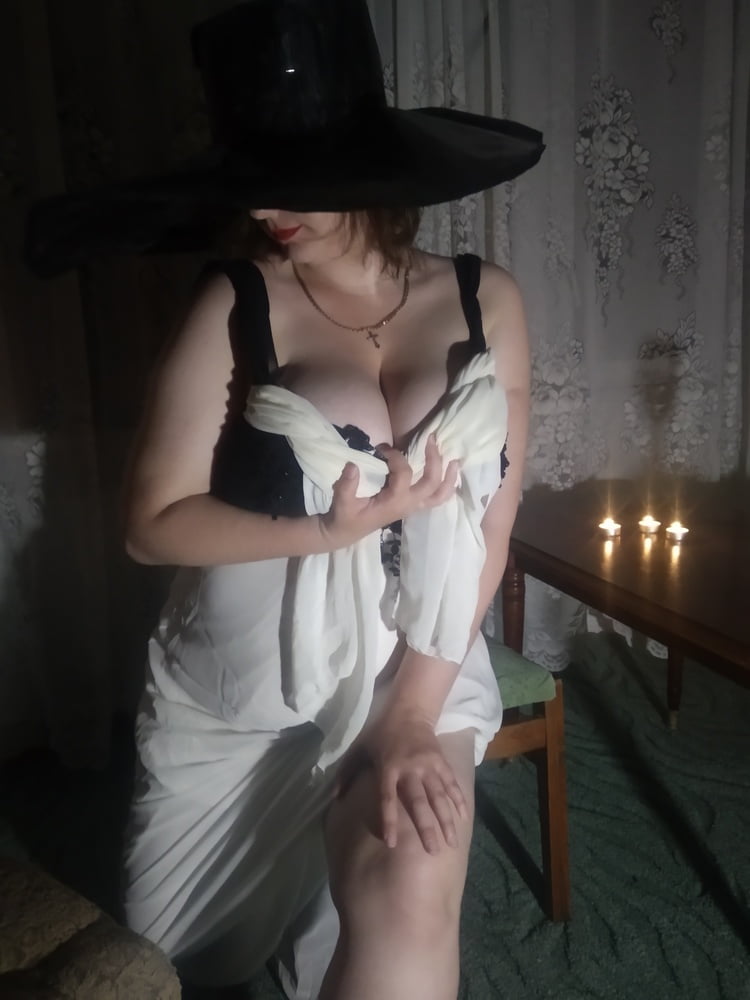 We tried to make a cosplay on Lady Dimitrescu - 14 Photos 