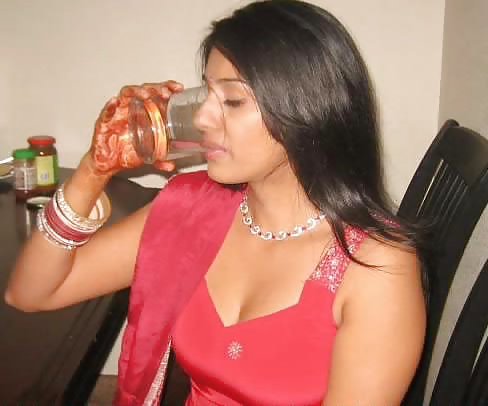 Sexy Indian Aunties & Hot Girls (REAL) pict gal