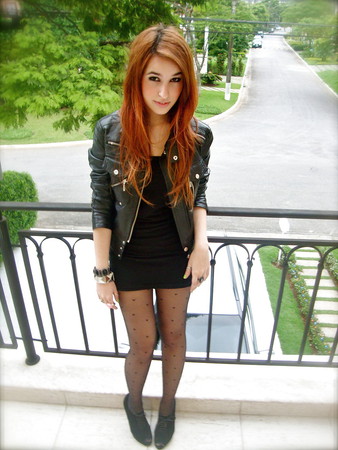 Hot teen redhead hipster in tights pantyhose