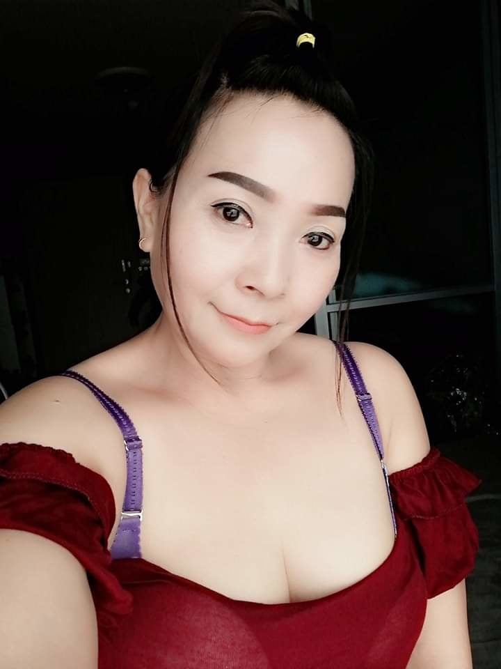 Thai mother prostitute - 27 Photos 