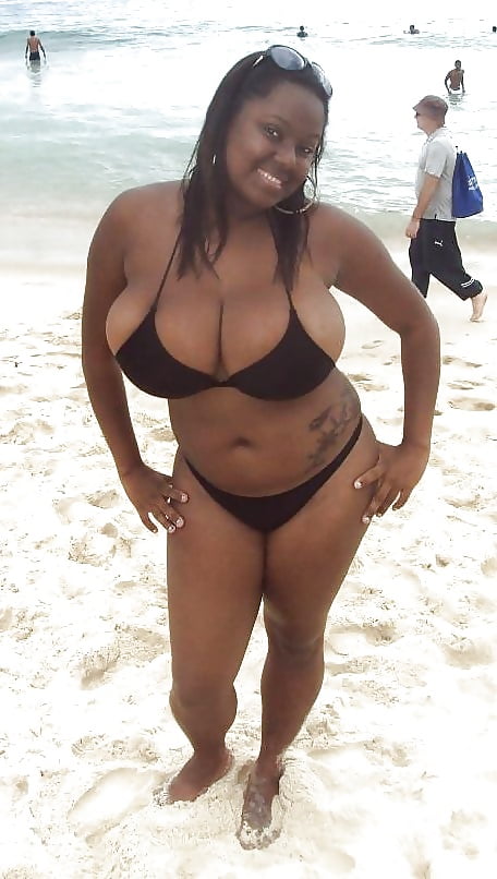 Curvy, Thick and Big Girls in Bikinis - Set 22 pict gal